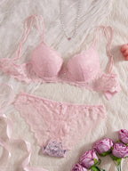 Elegant Floral Lace Scalloped Underwire Bra and Panty Set