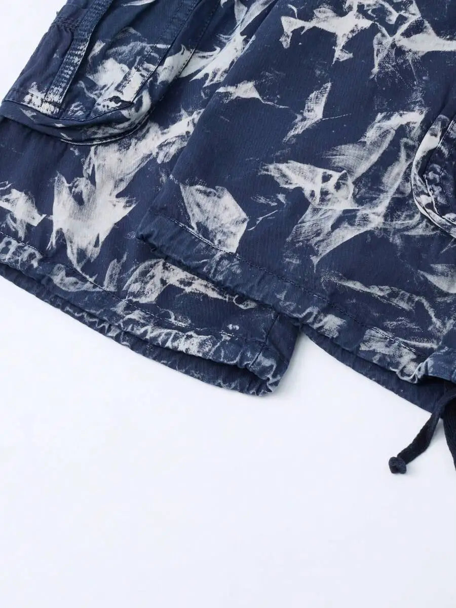 Relaxed Fit Cargo Shorts with Utility Pockets and Outdoor Streetwear Styling