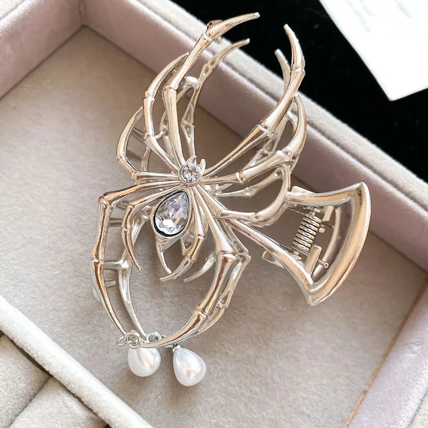 Vintage Spider Hair Claw Clip Gothic Statement Alternative Fashion Accessory