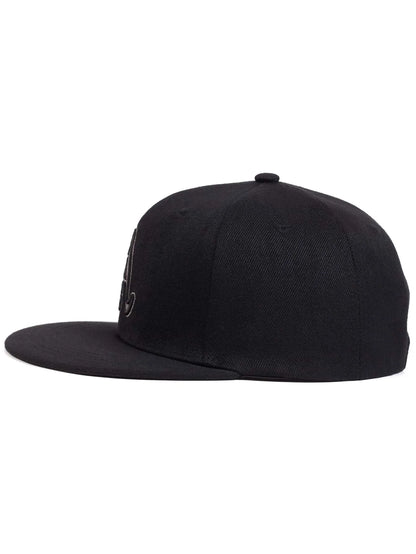 Structured Embroidered Flat Brim Hip Hop Cap for Modern Streetwear and Casual Fashion