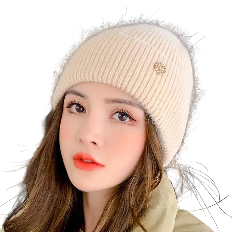 Minimalist Ribbed Knit Polyester Beanie for Everyday Casual Winter Streetwear Comfort and Warmth