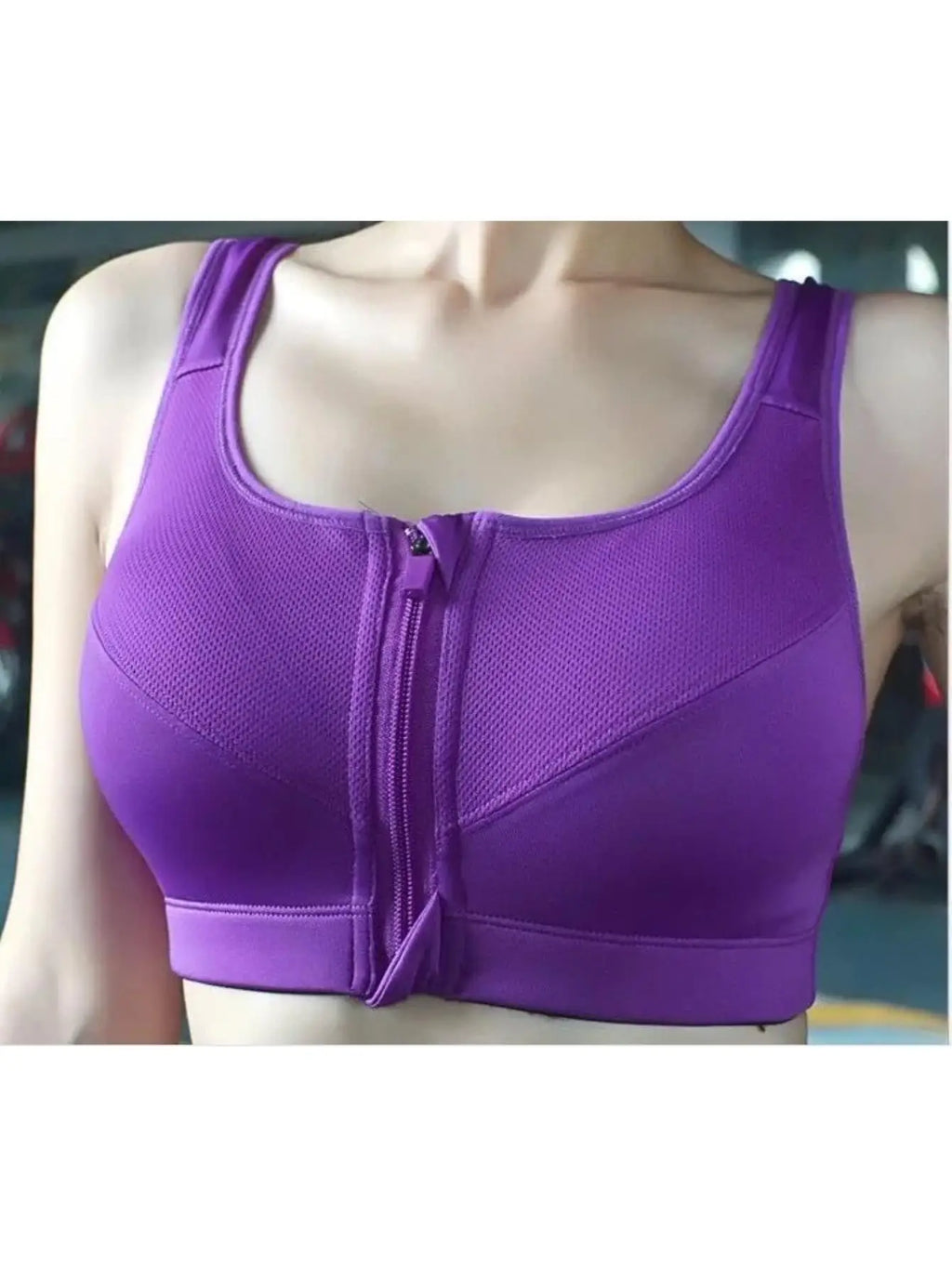 Dynamic Cutout Back Athletic Sports Bra with Wide Adjustable Straps