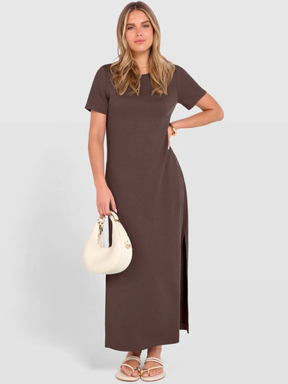 Relaxed Crew Neck Maxi Dress with Side Slits and Functional Pockets