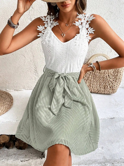 Lace Detail Sleeveless V-Neck Mini Dress with Defined Waist Silhouette