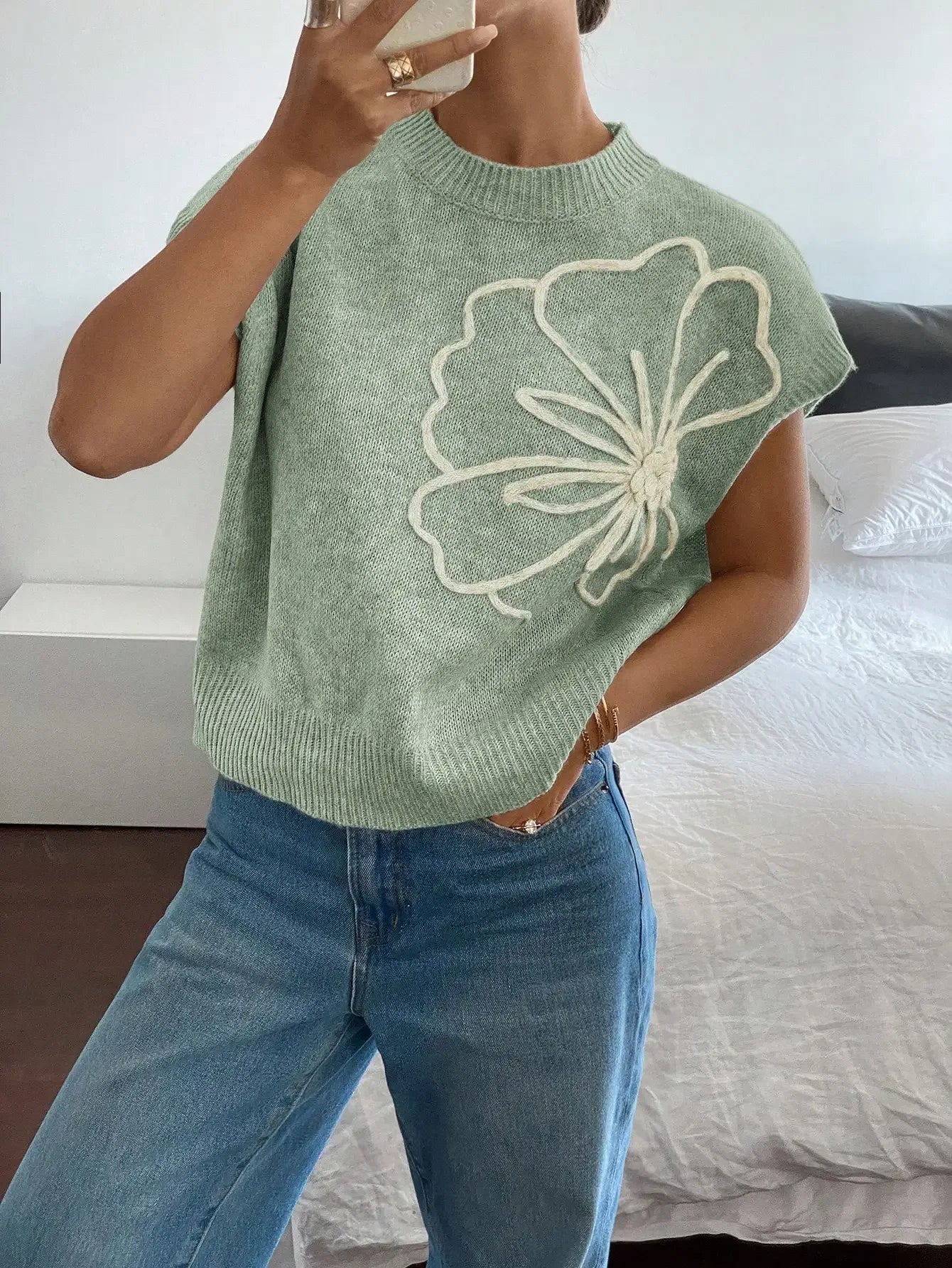 Women's Floral Crew Neck Knit Sweater with Relaxed Summer Short Sleeves