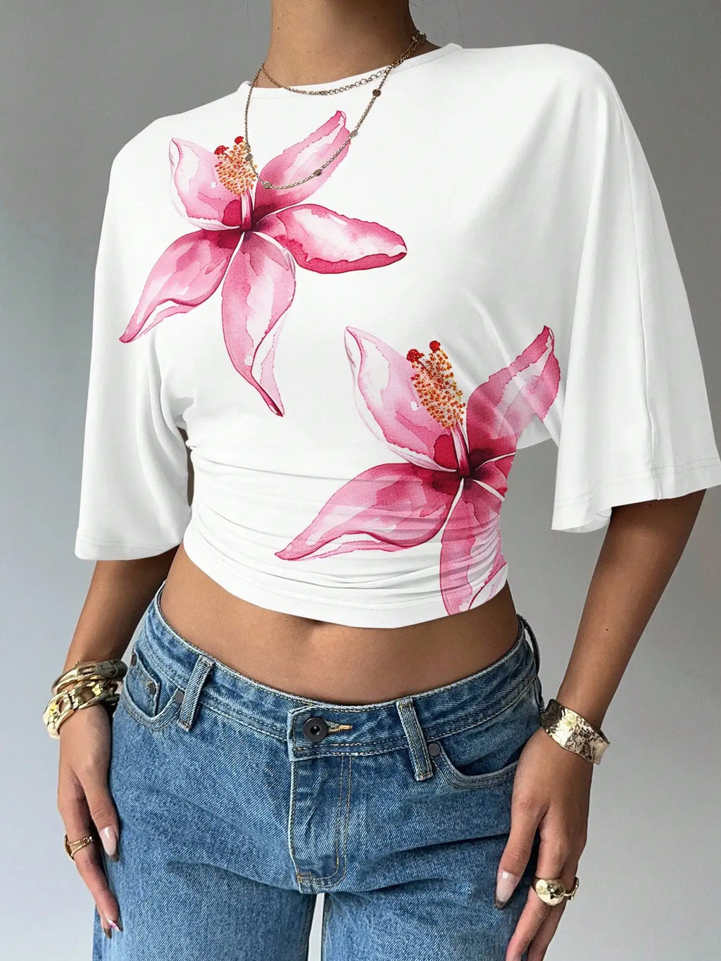 Batwing Sleeve Crop Tee with Relaxed Fit and Minimalist Casual Style