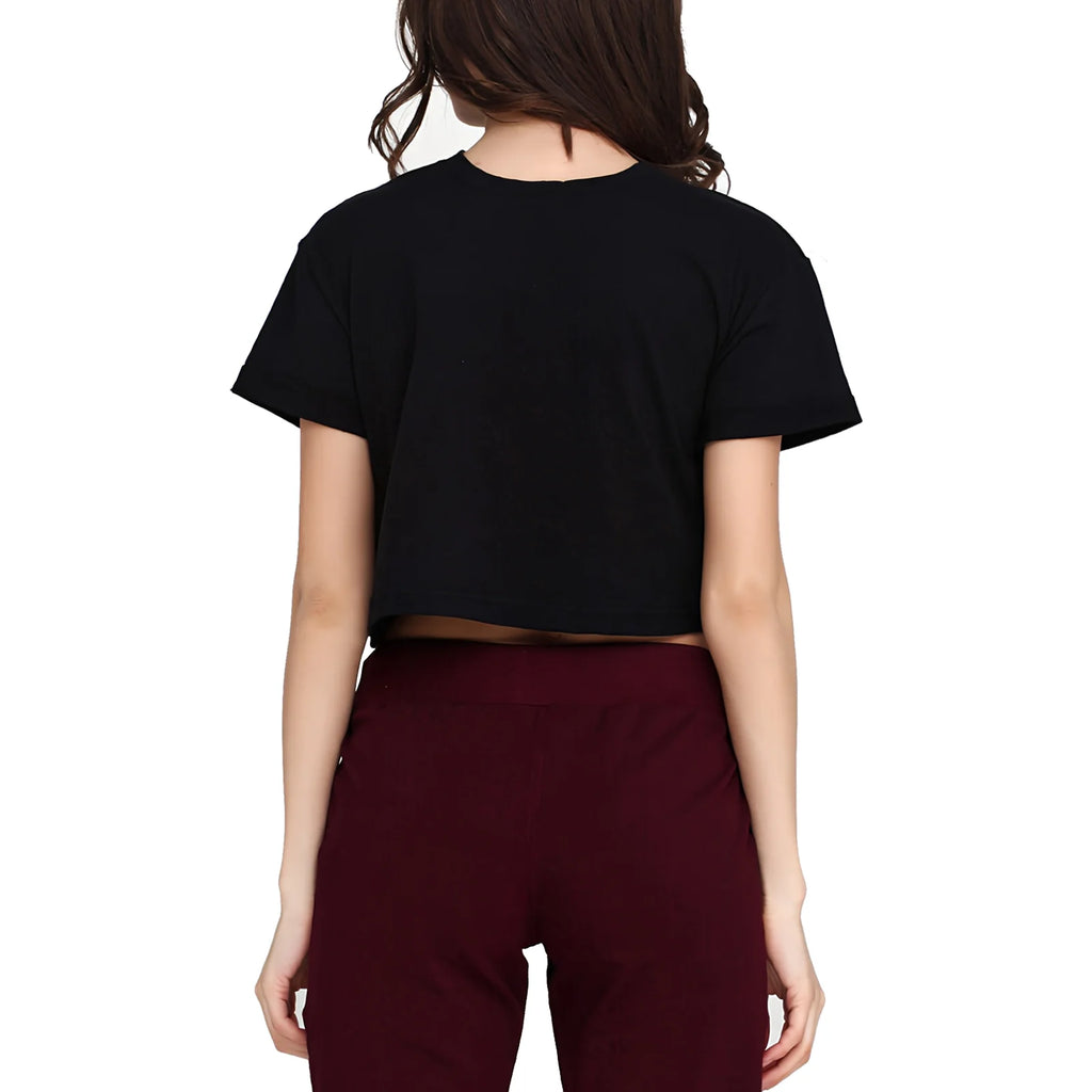 Graphic Crop Tee with Fitted Silhouette and Casual Streetwear Styling