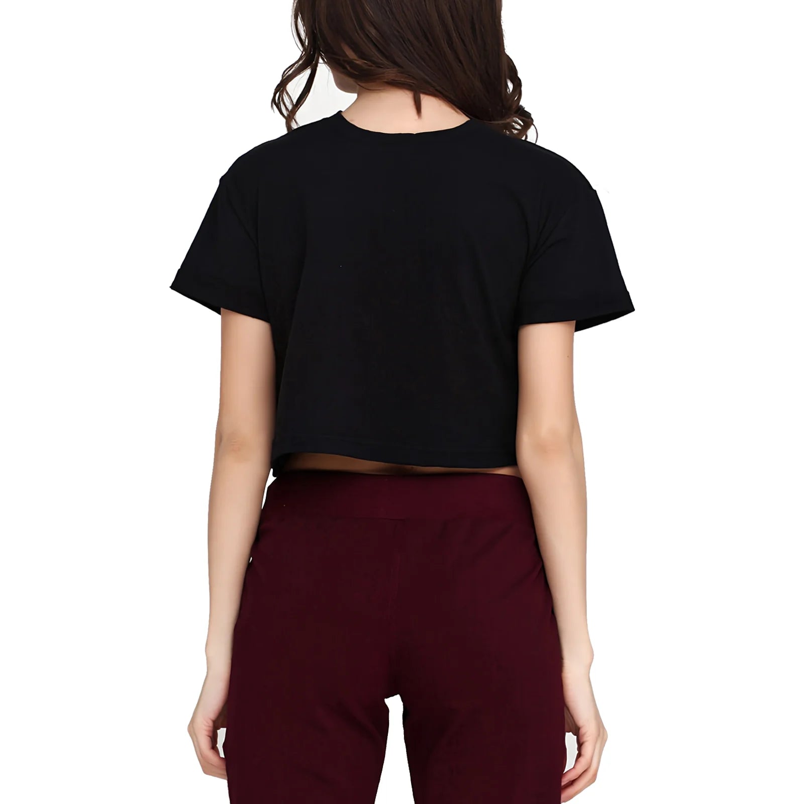 Graphic Crop Tee with Fitted Silhouette and Casual Streetwear Styling