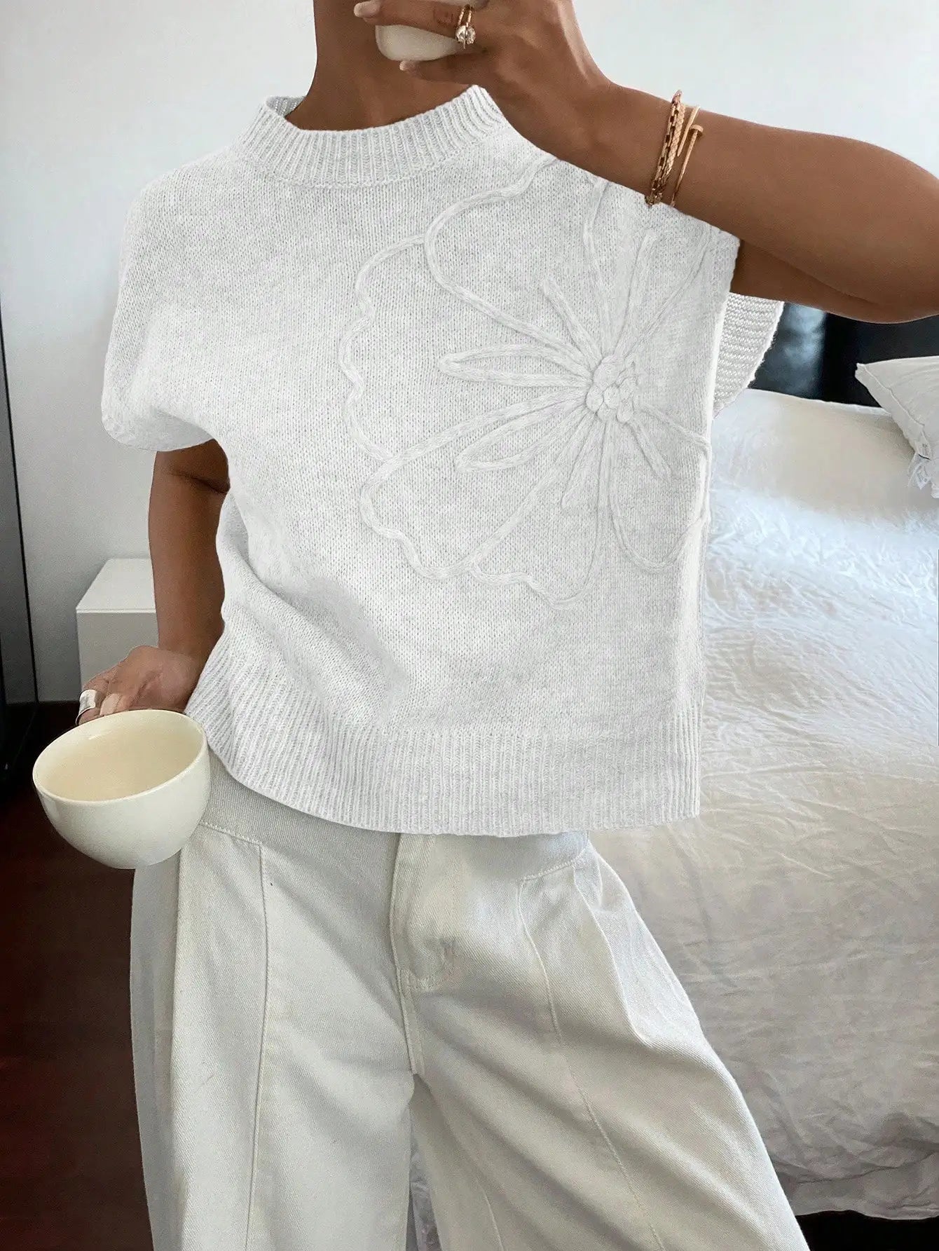 Women's Floral Crew Neck Knit Sweater with Relaxed Summer Short Sleeves