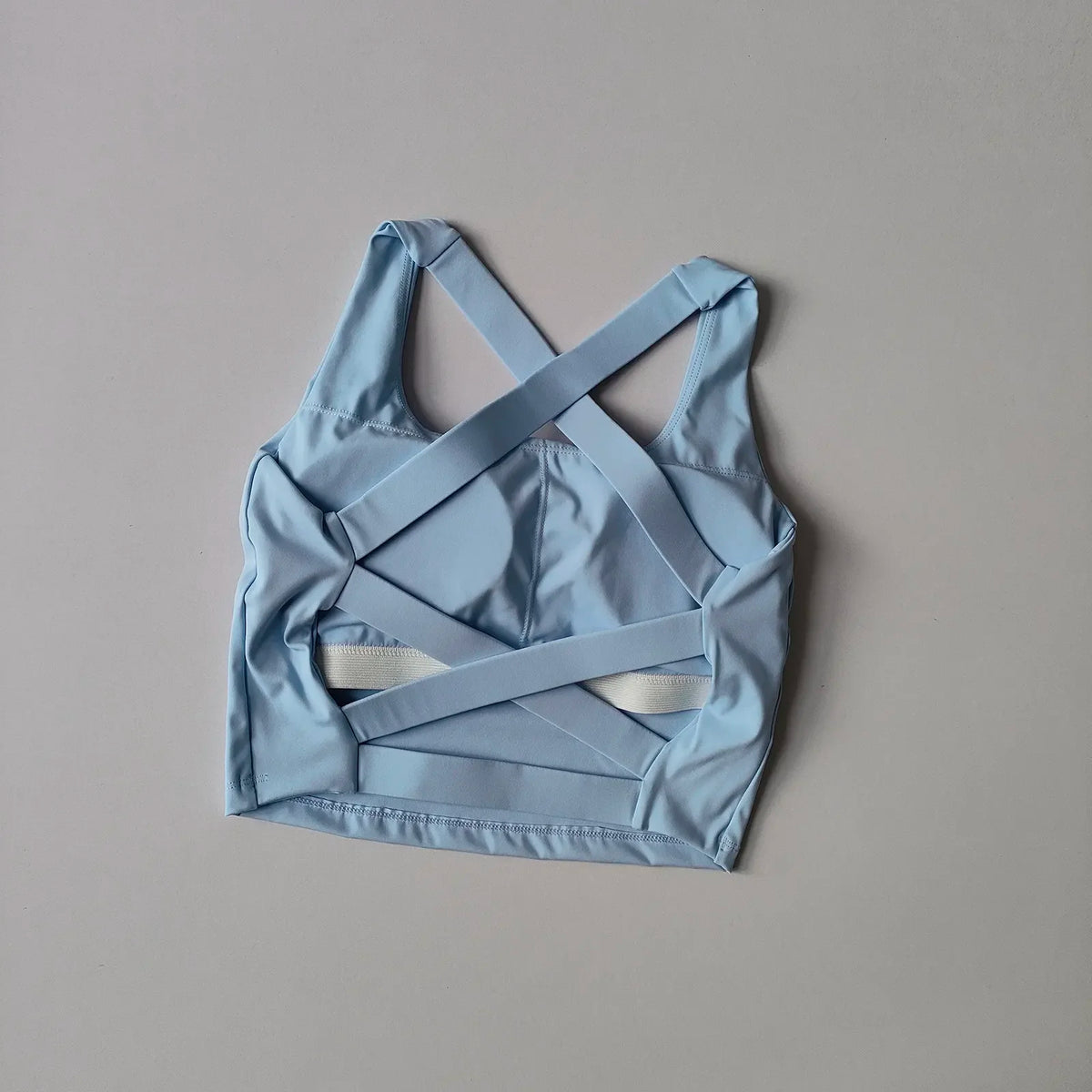 Sleek Criss-Cross Back Sports Bra with Wide Support Band