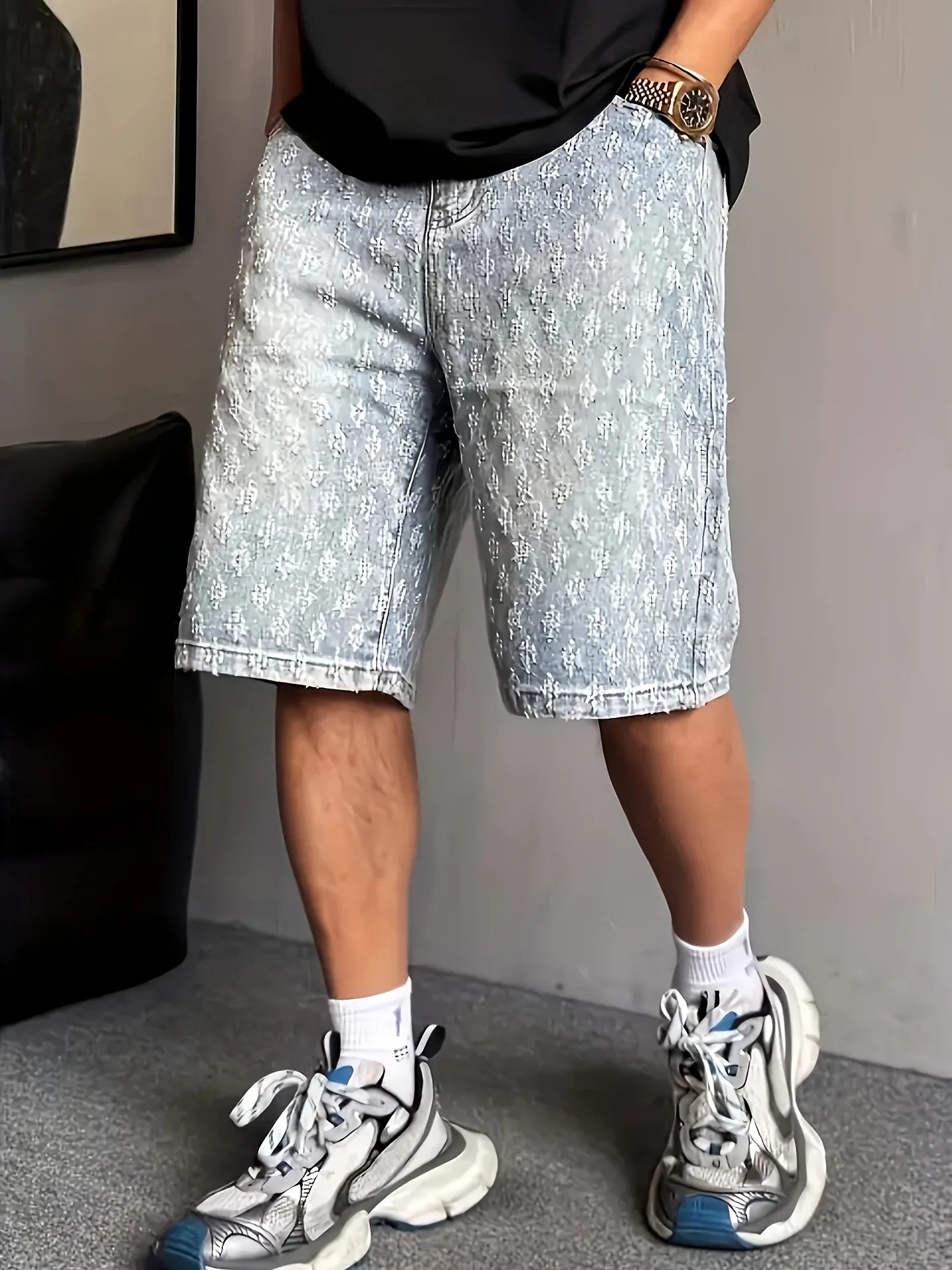 Men's Loose Fit Washed Denim Shorts with Distressed Details and Relaxed Streetwear Style