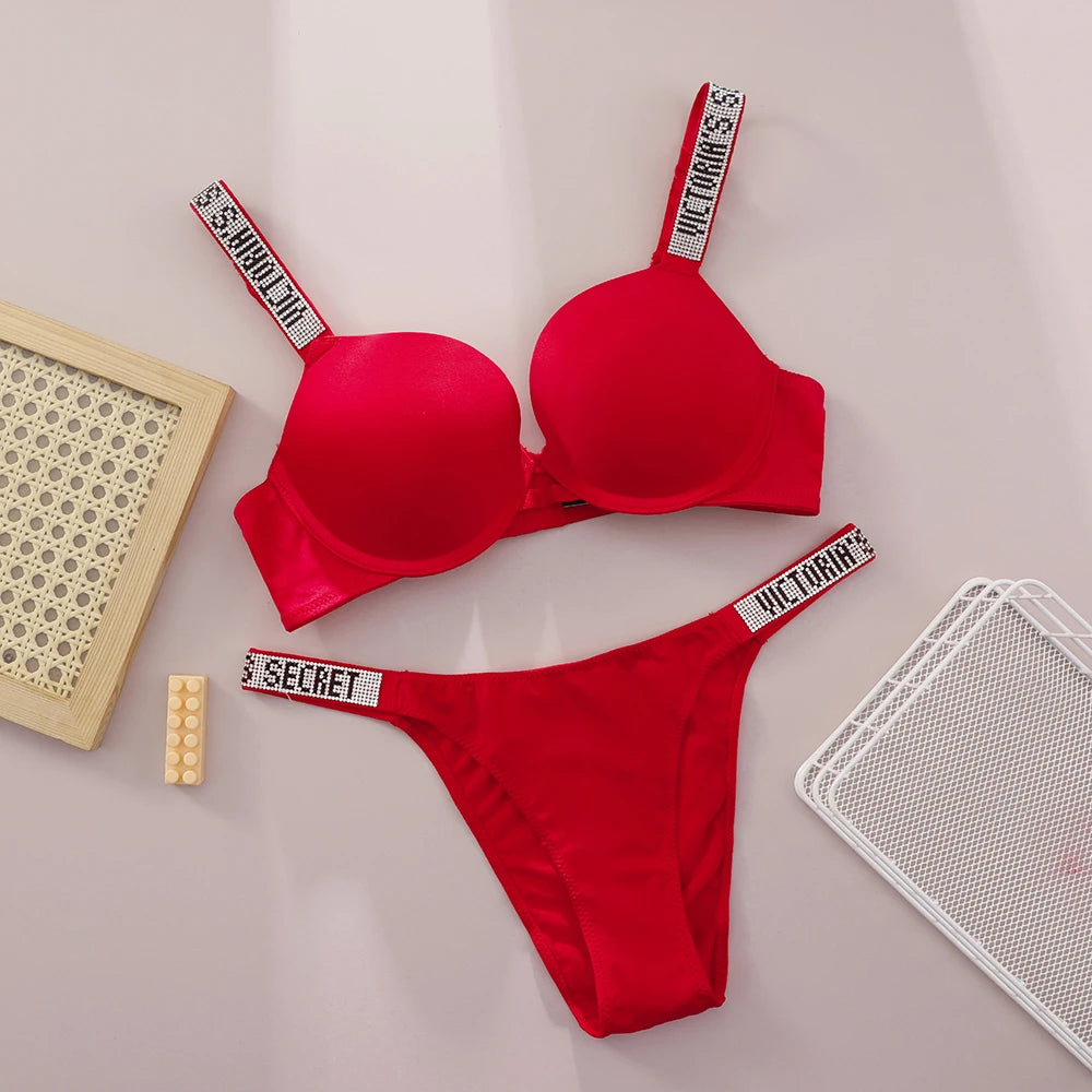 Sleek Contour Underwire Bra Set with Crystal-Embellished Straps