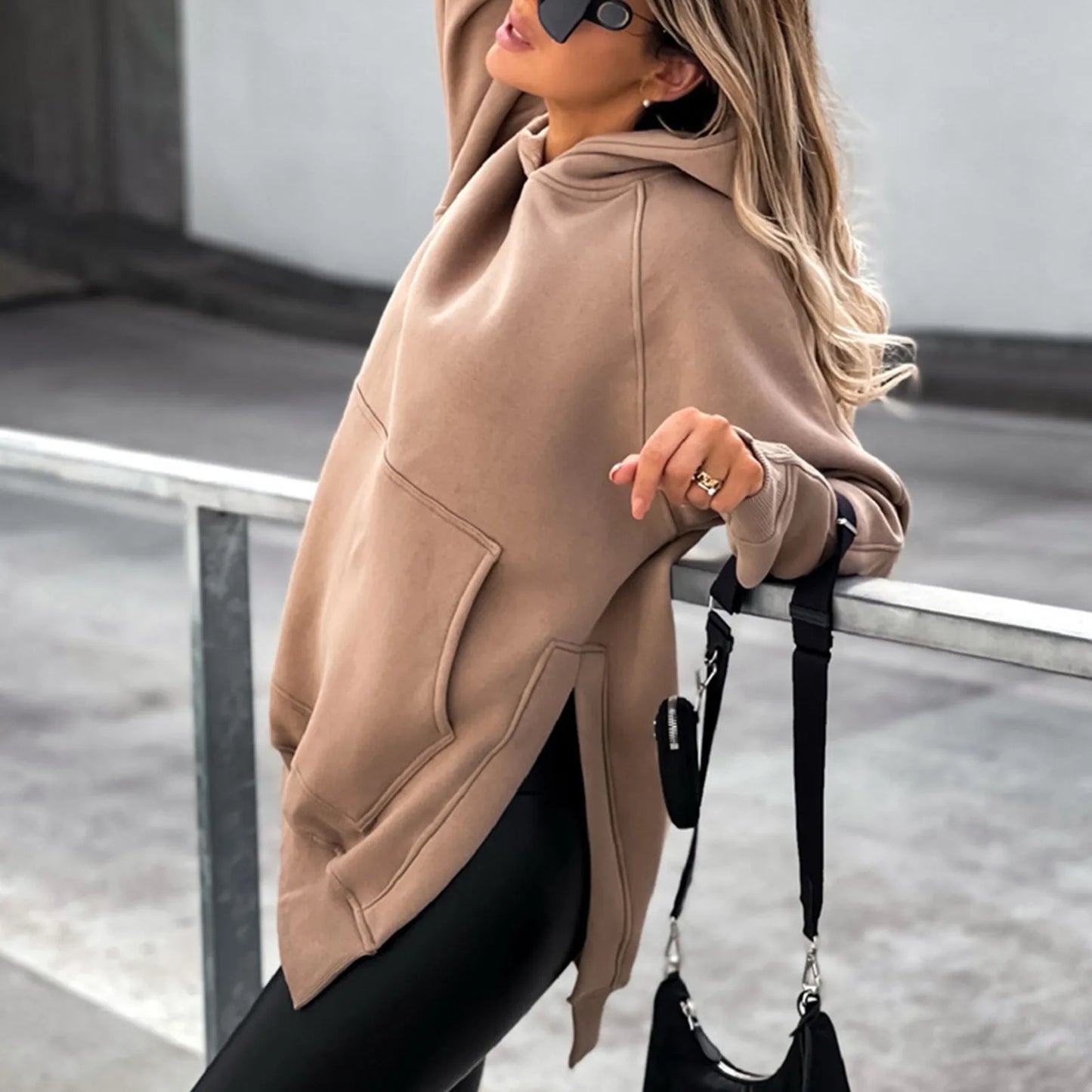 Women's Oversized Longline Pullover Hoodie with Side Split Hem for Contemporary Streetwear Style