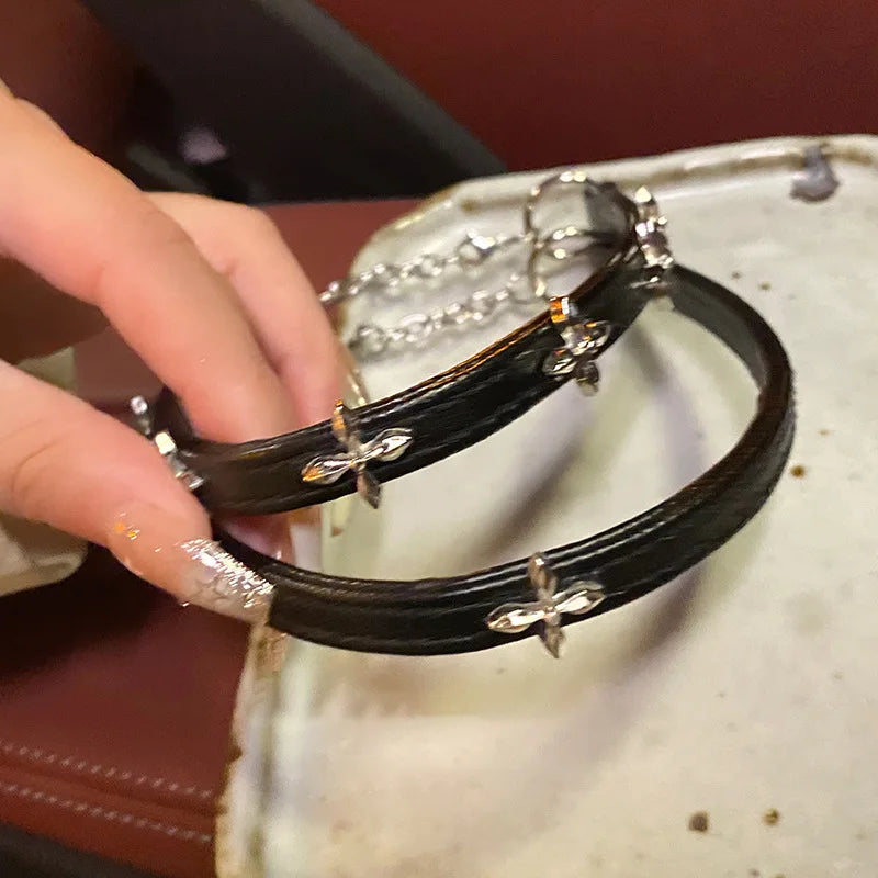 Minimalist Punk Collar Choker Necklace for Gothic Alternative Streetwear and Dark Fashion Looks