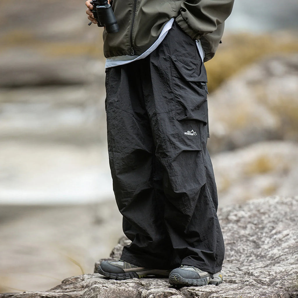 Men's Relaxed Parachute Cargo Pants with Oversized Utility Pockets and Outdoor Casual Style