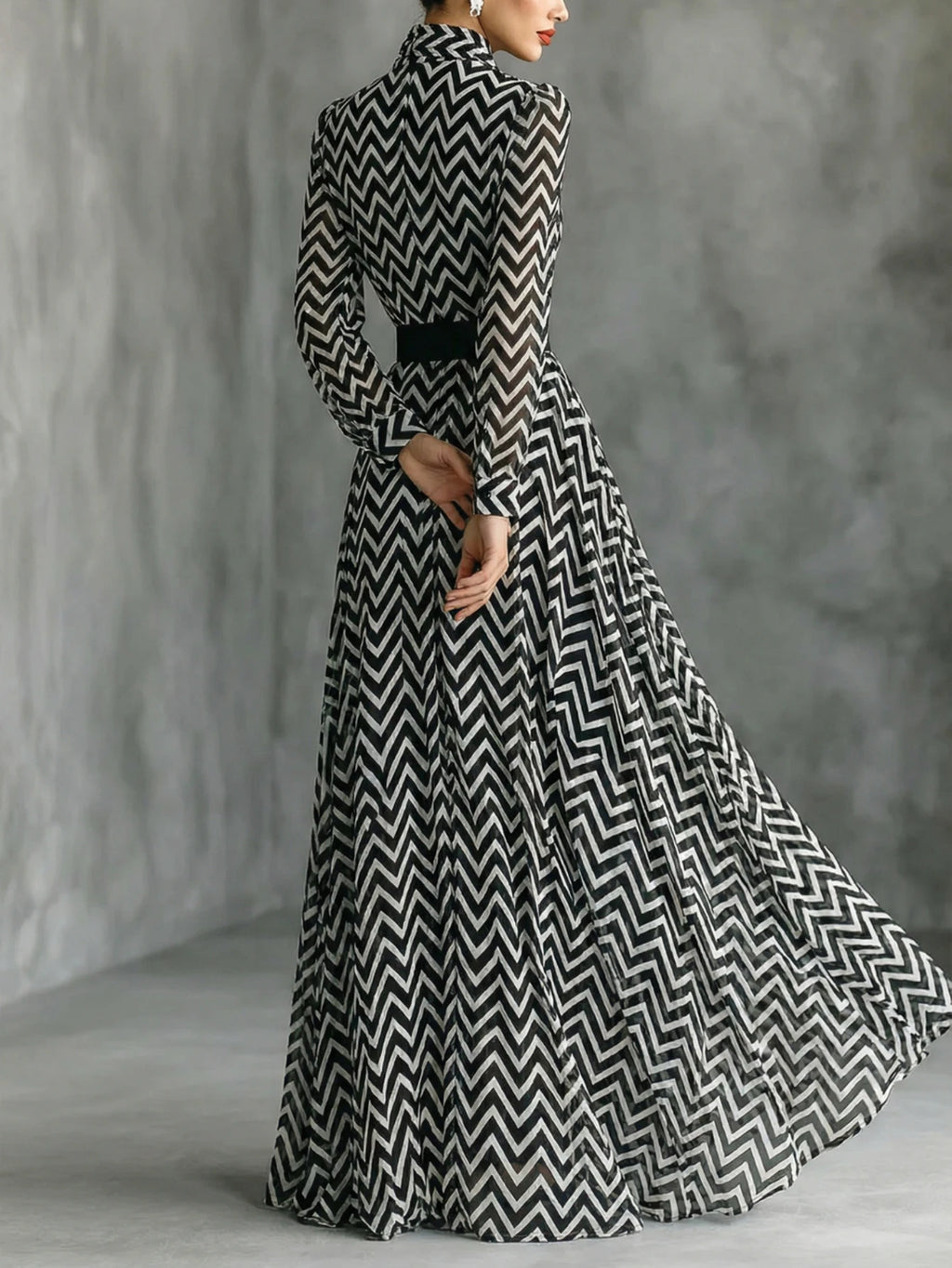 Monochromatic Chevron Print Maxi Dress with Puff Sleeves and Cinched Waist