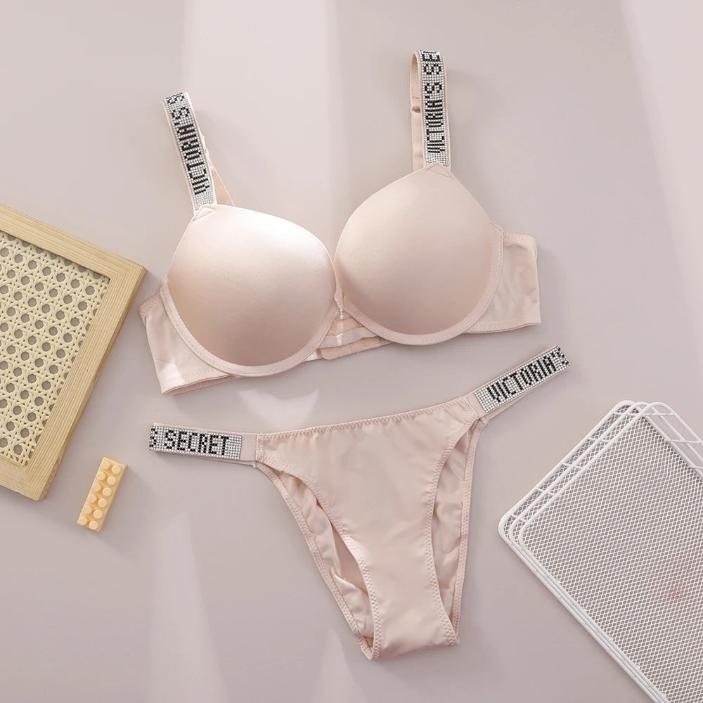 Sleek Contour Underwire Bra Set with Crystal-Embellished Straps