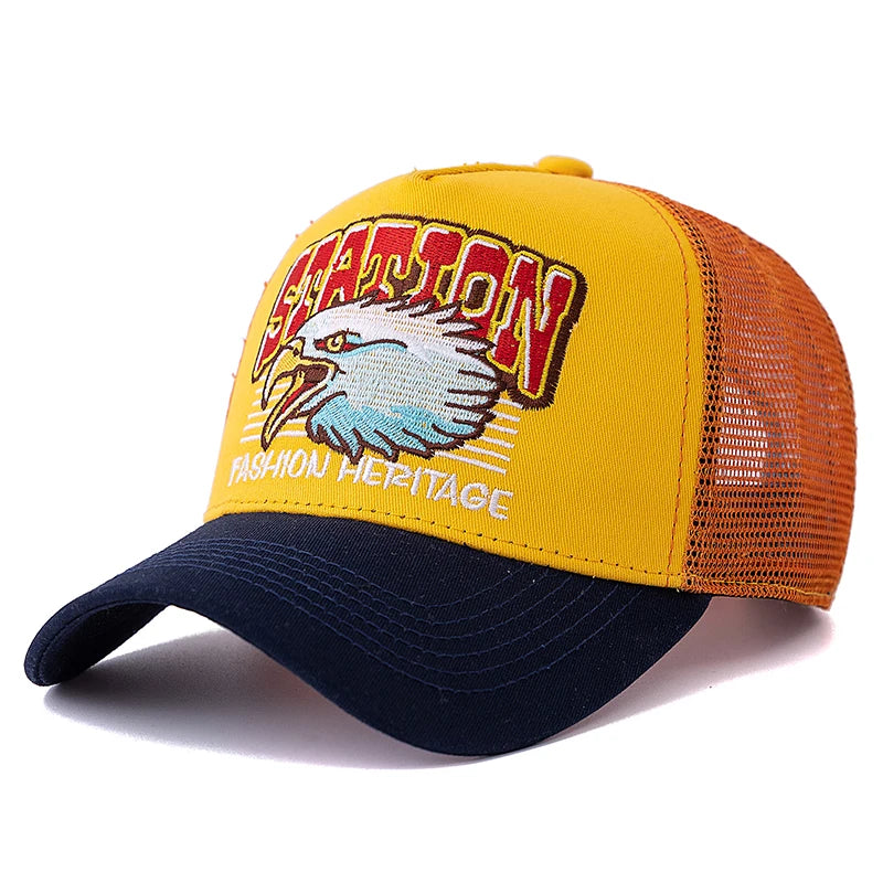 Unisex Breathable Mesh Trucker Cap with Graphic Patch for Casual Streetwear and Outdoor Style