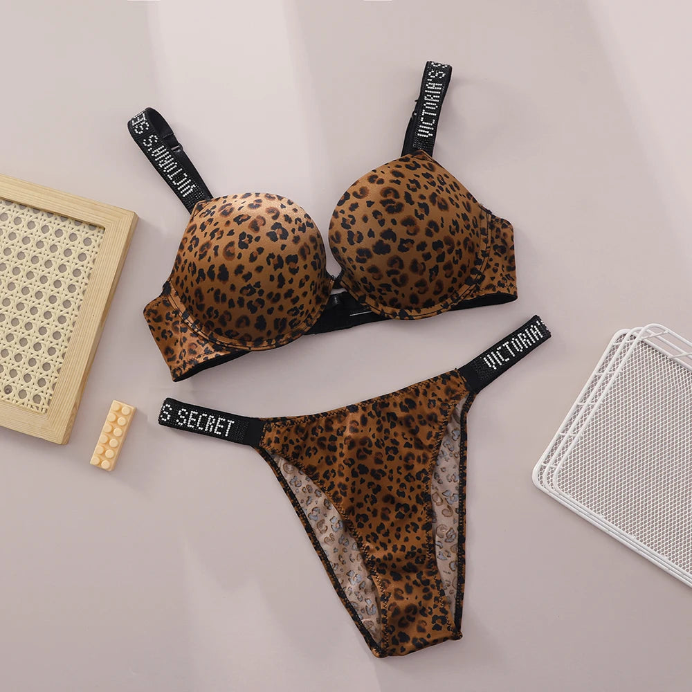 Sleek Contour Underwire Bra Set with Crystal-Embellished Straps
