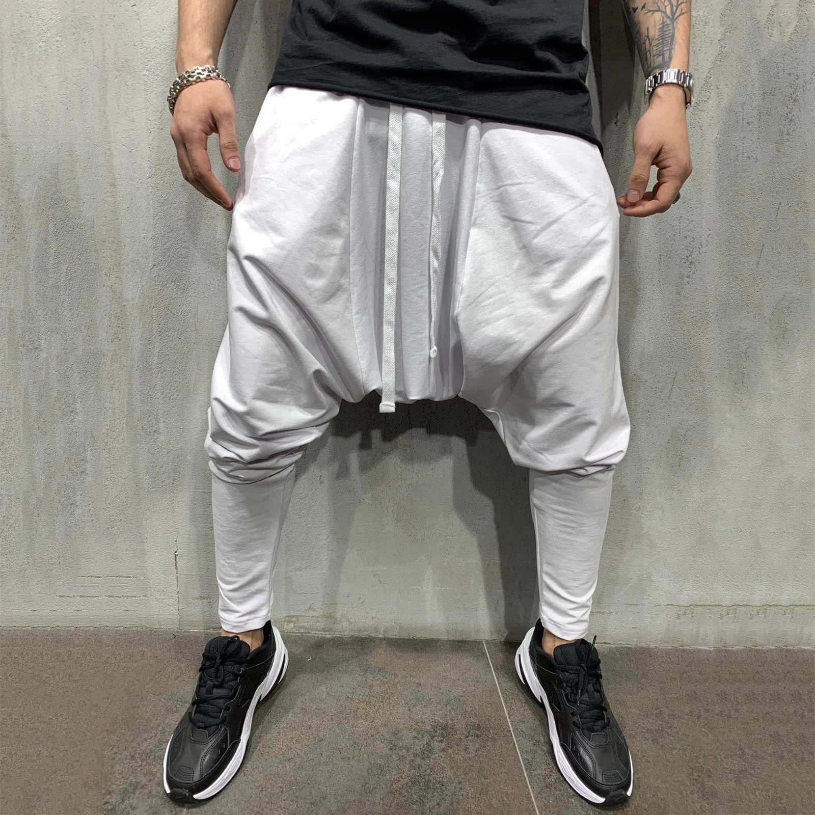 Men's Relaxed Harem Cargo Pants with Cropped Fit and Streetwear Utility Style