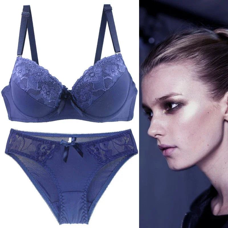 Elegant Amethyst Smooth Contour Bra and Lace-Trimmed Panty Set