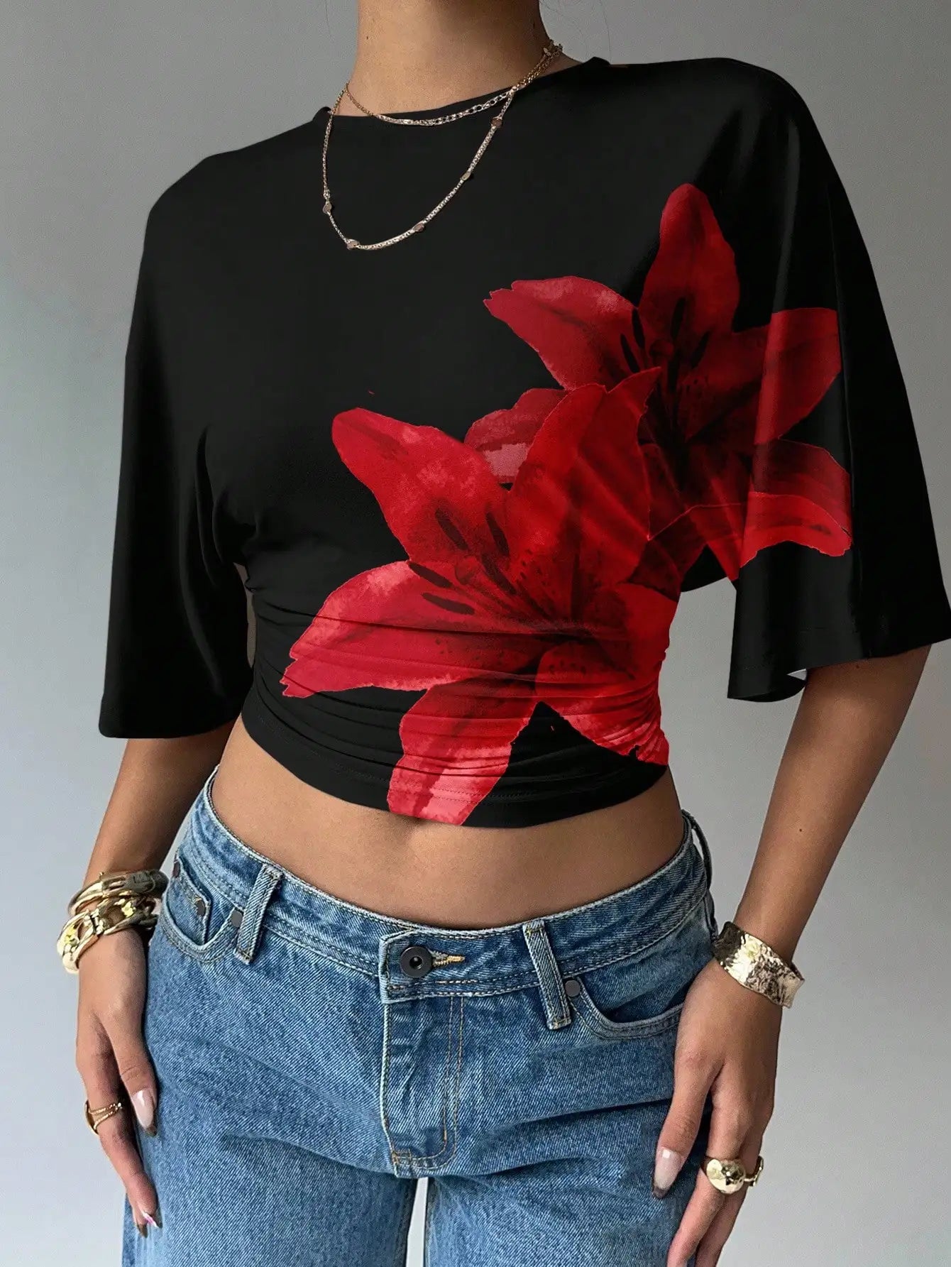 Batwing Sleeve Crop Tee with Relaxed Fit and Minimalist Casual Style