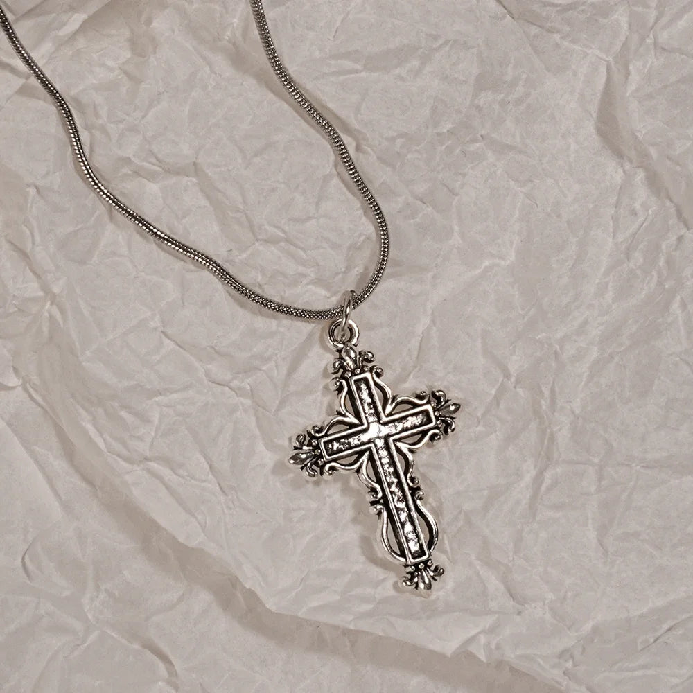 Gothic Heart Cross Pendant Necklace Set With Dark Romantic Charm Details