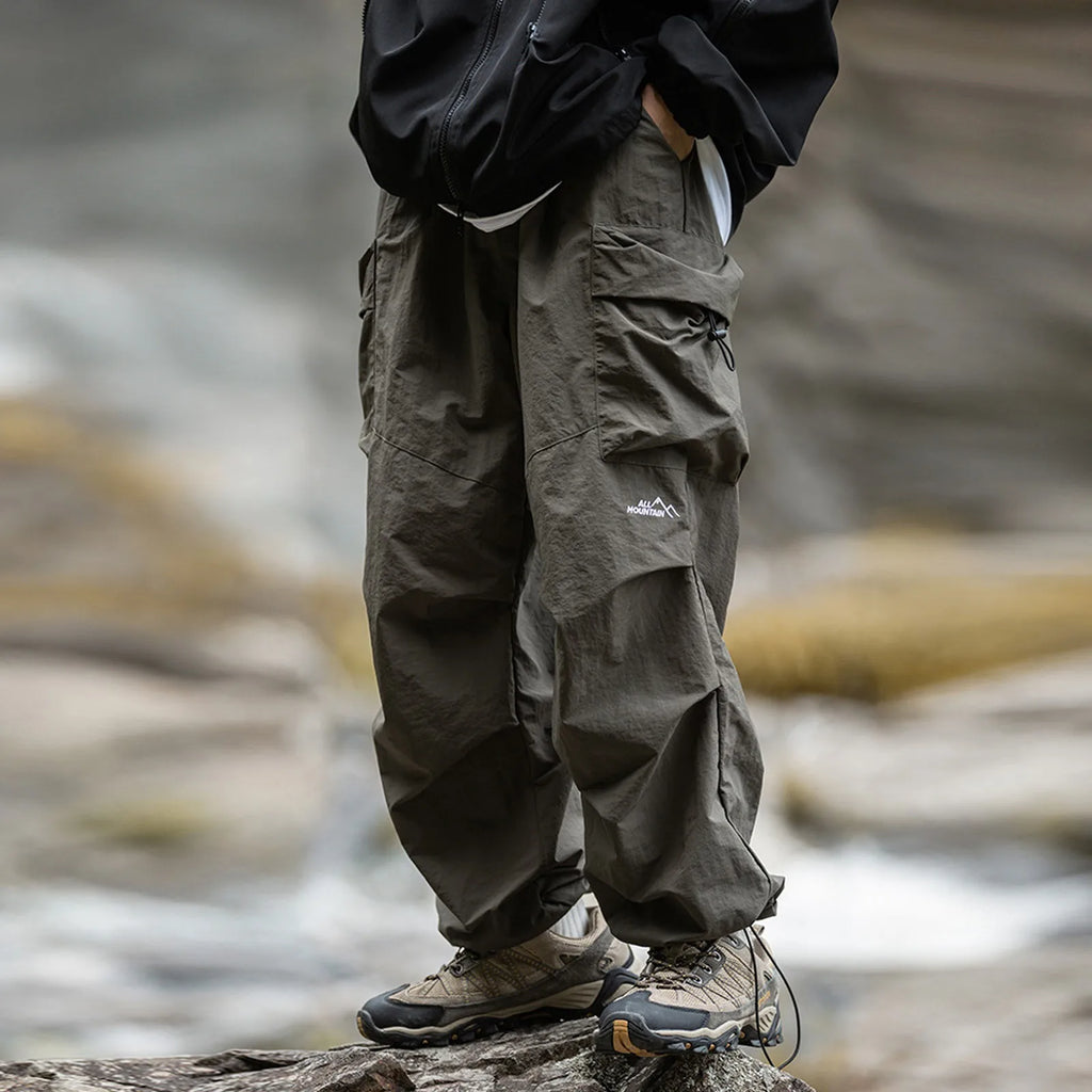 Men's Relaxed Parachute Cargo Pants with Oversized Utility Pockets and Outdoor Casual Style
