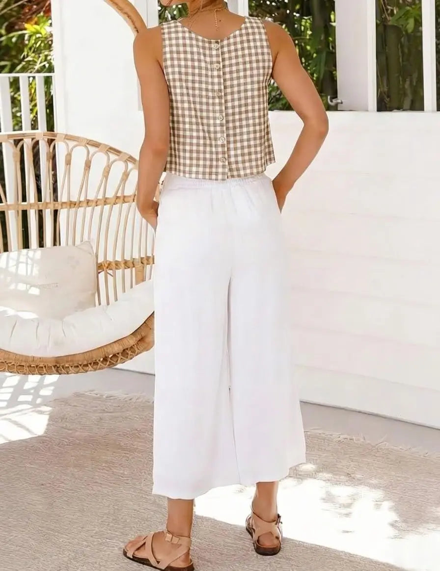 Gingham Sleeveless Crop Top with Minimalist Silhouette and Vintage Inspired Style