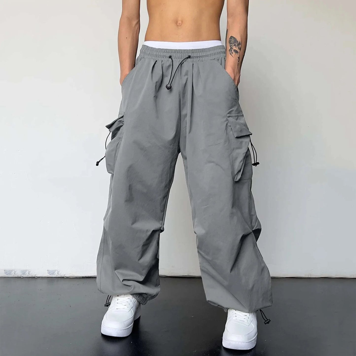 Men's Relaxed Cargo Pants with Multi-Pocket Design and Adjustable Hem