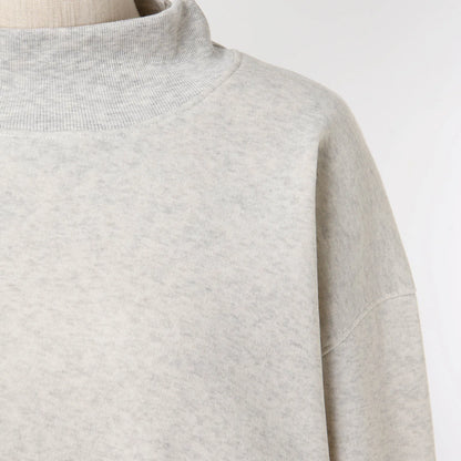 Women's Oversized Fleece Crew Neck Sweatshirt with Relaxed Fit for Everyday Comfort
