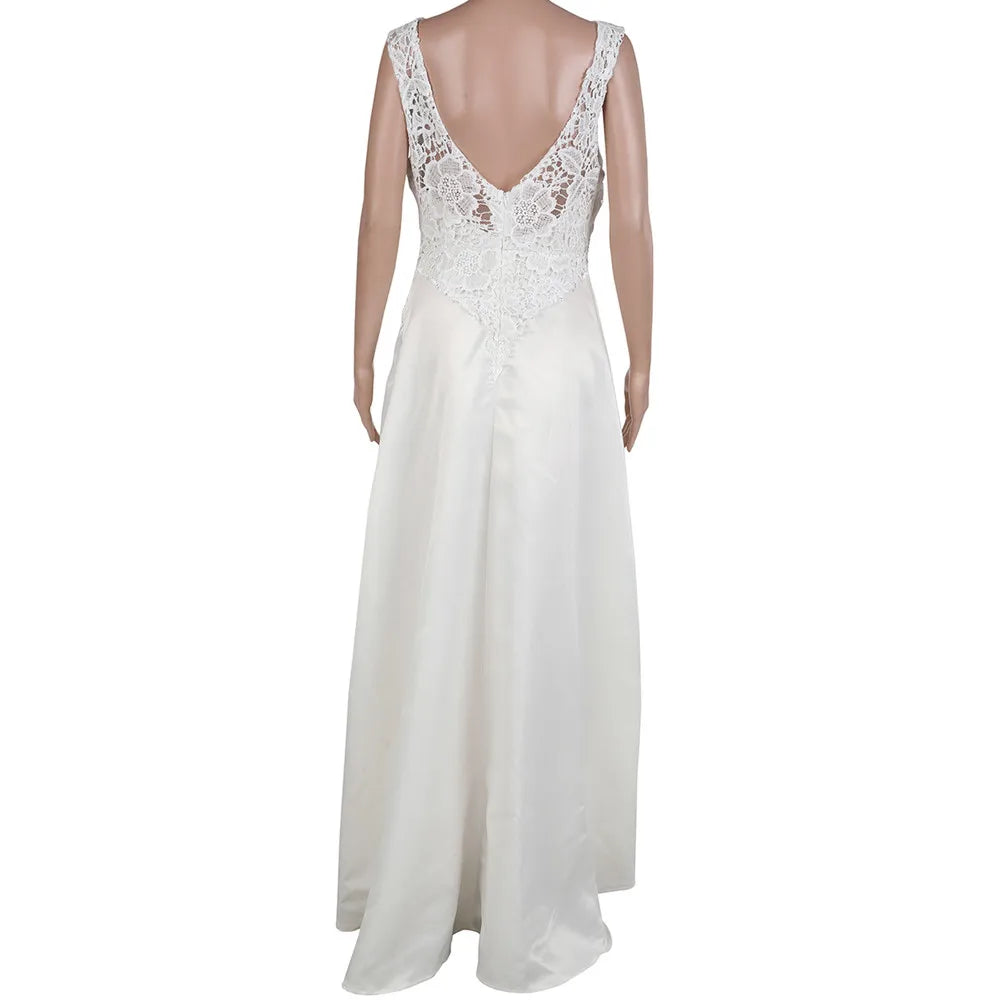 Elegant Sleeveless A-Line Maxi Dress with Lace Detail and V Neck