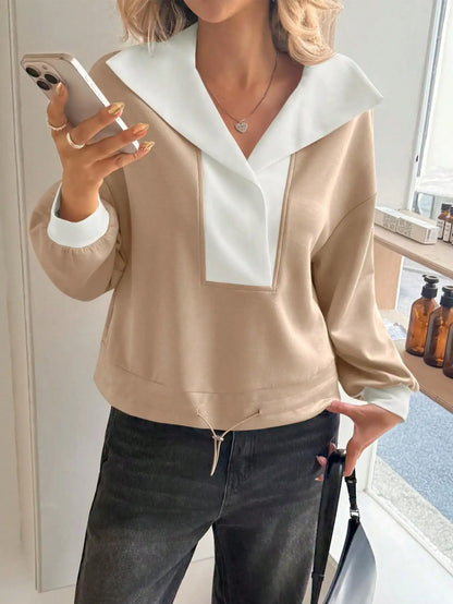 Women's Contrast Collar V-Neck Sweatshirt with Long Sleeves for Casual Contemporary Everyday Fashion