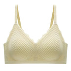 Textured Lilac Seamless Bra with Scalloped V-Neckline and Adjustable Straps
