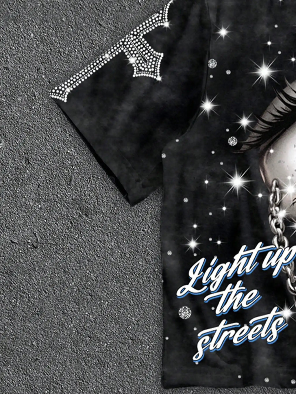 Graphic Eye Crop Tee with Cosmic Artwork and Boxy Streetwear Silhouette