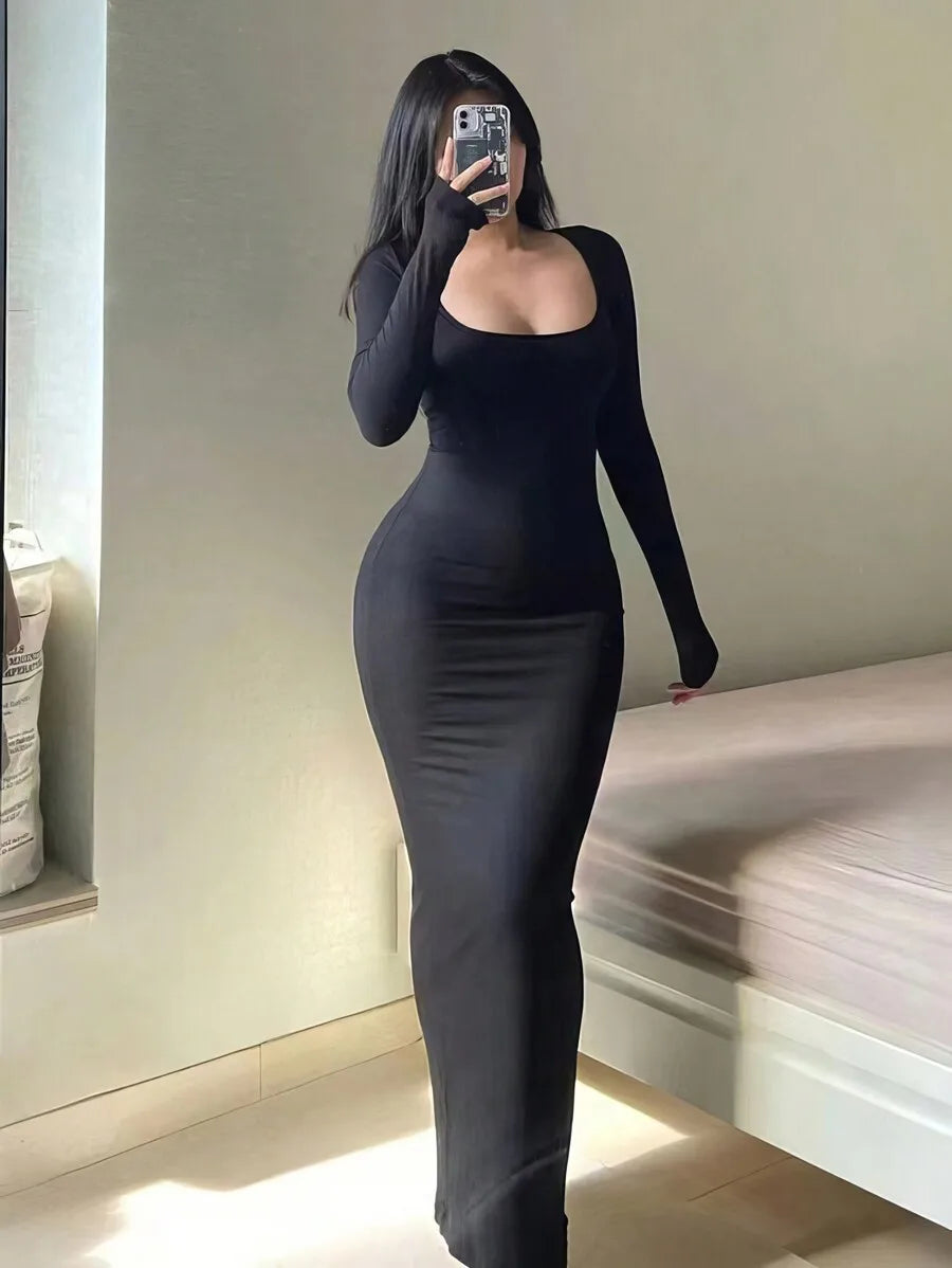 Minimalist Black Long-Sleeve Turtleneck Bodycon Dress