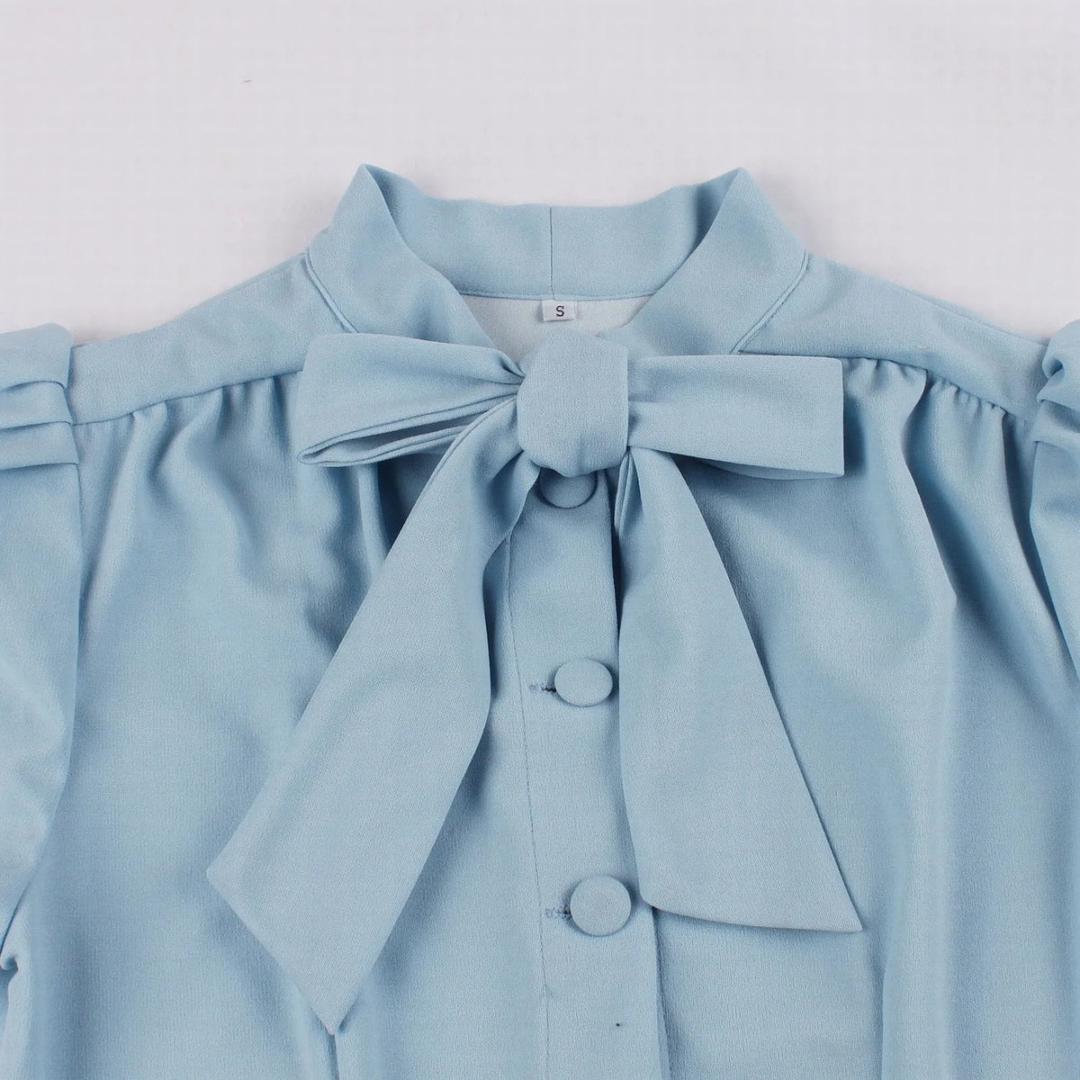 Retro Preppy Light Blue Midi Dress with Bow Collar and Button Bodice