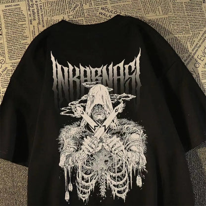 Vintage Skull Graphic Oversized Streetwear T-Shirt with Dark Illustrative Artwork