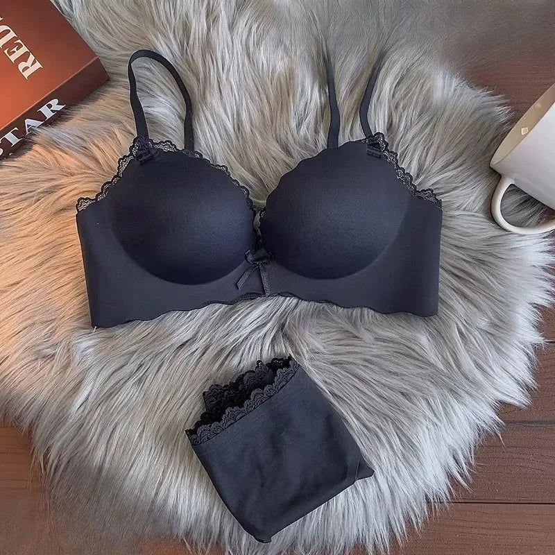 Smooth Contour Seamless Push-Up Bra and Matching Panty with Scalloped Lace Edging
