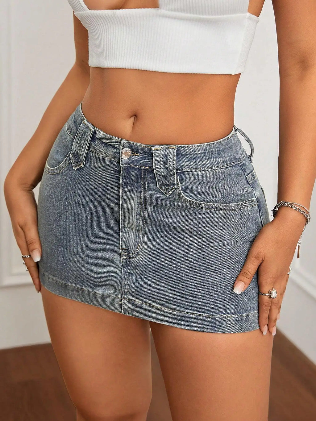 Washed Denim Bodycon Mini Skirt with Front Pockets and Slim Fit
