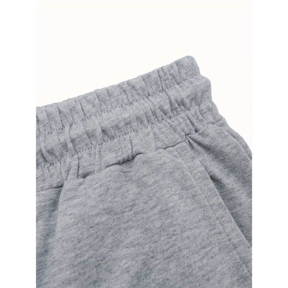 Minimalist Cotton Streetwear Shorts with Relaxed Fit and Clean Casual Styling