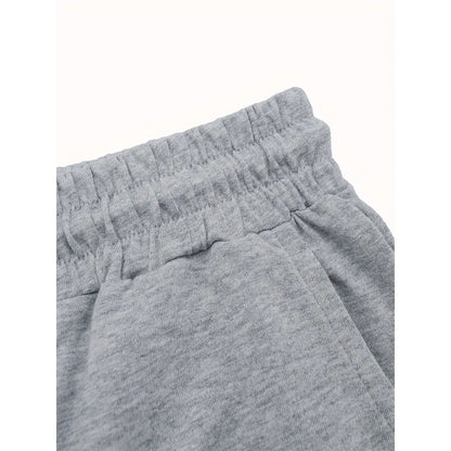 Minimalist Cotton Streetwear Shorts with Relaxed Fit and Clean Casual Styling