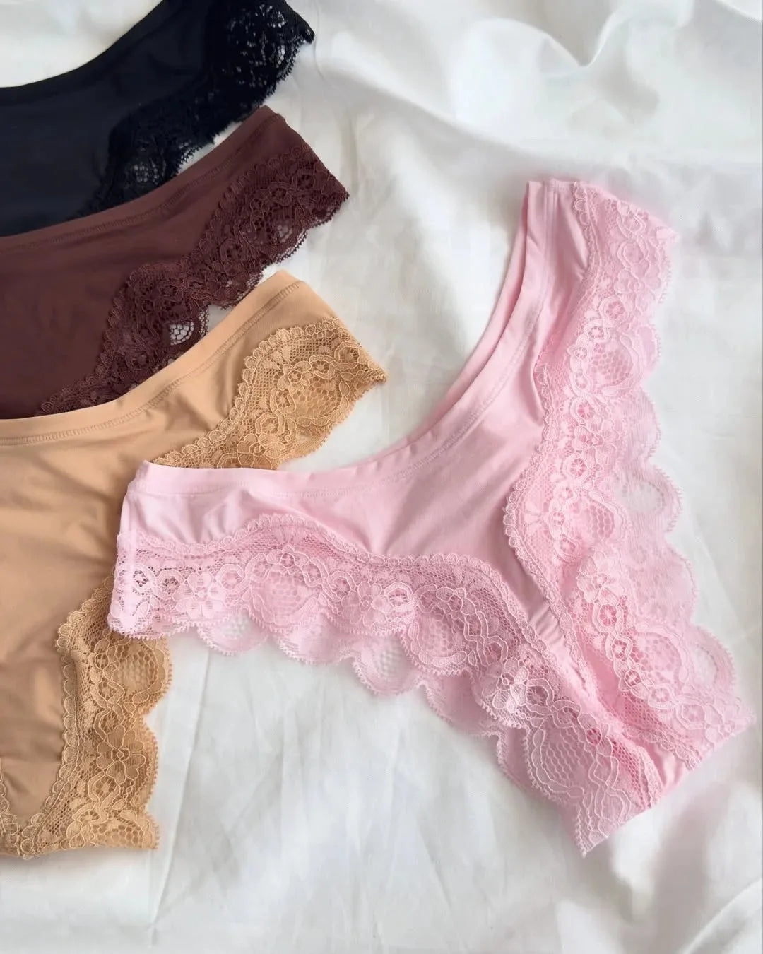 Soft Scalloped Lace Deep Plunge Wire-Free Bralette