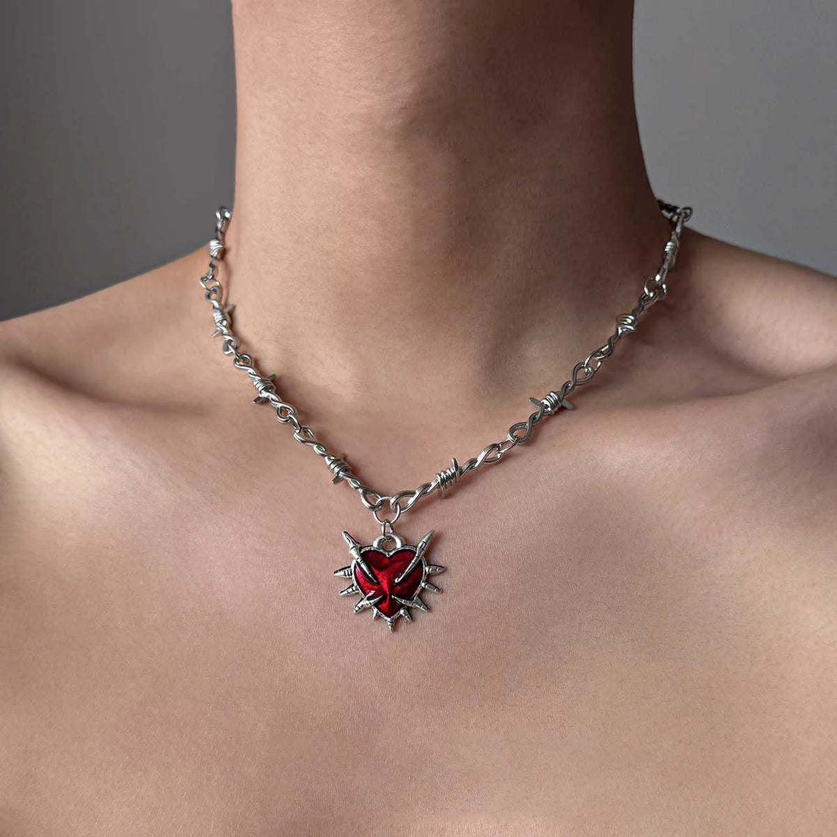 Thorn Chain Heart Pendant Necklace for Gothic Y2K and Grunge Styling