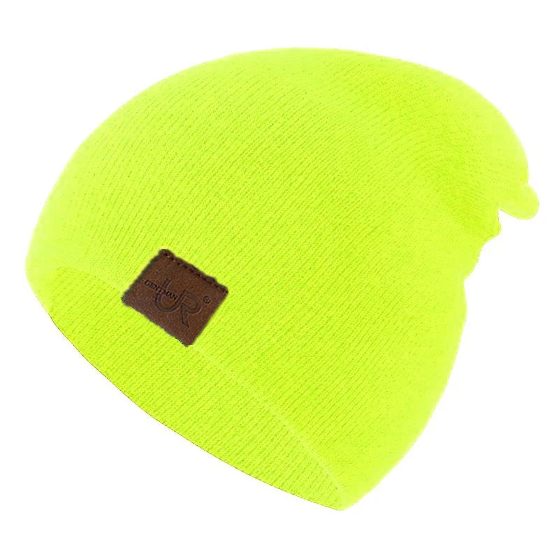 Minimalist Slouchy Acrylic Knit Beanie with Decorative Patch for Casual Streetwear Winter Fashion