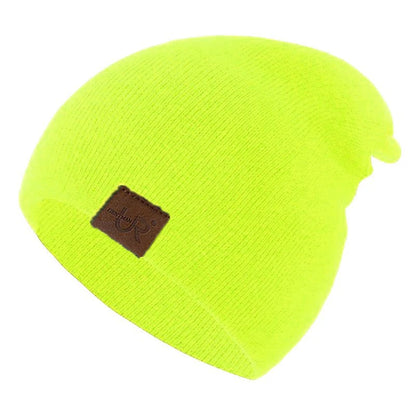 Minimalist Slouchy Acrylic Knit Beanie with Decorative Patch for Casual Streetwear Winter Fashion