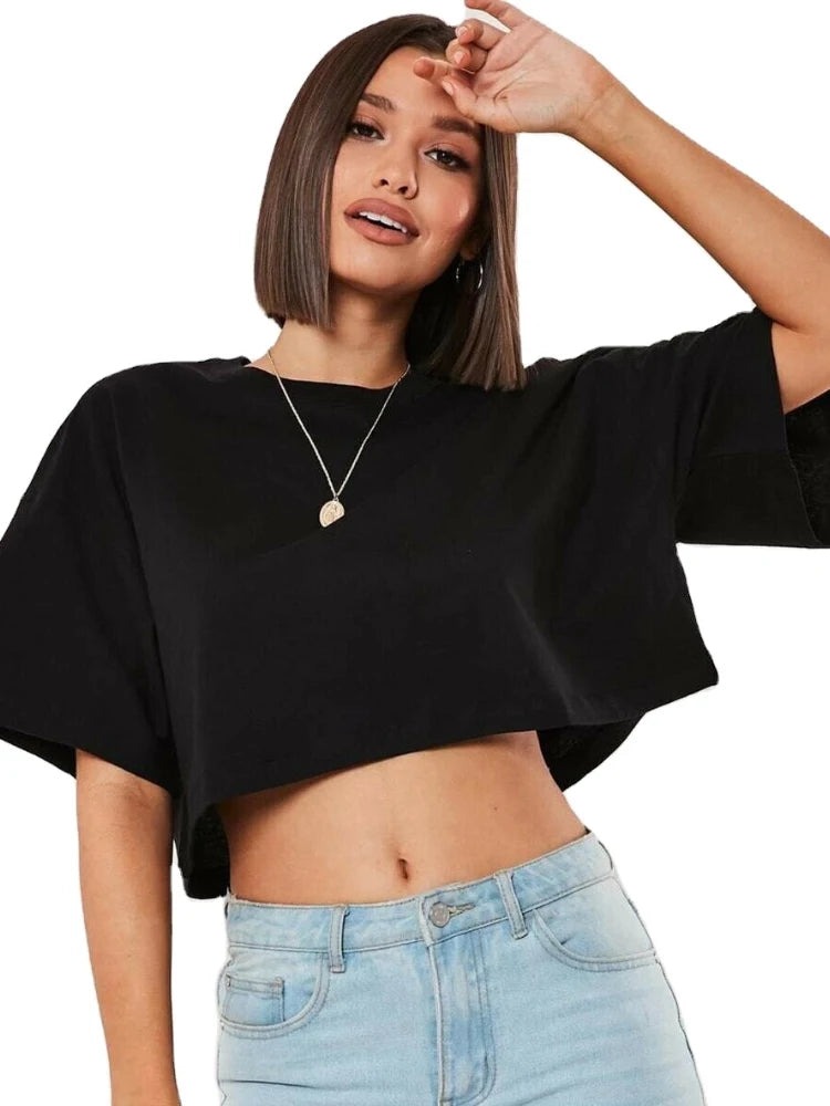Women's Relaxed Cropped T-Shirt for Minimalist Casual Streetwear Everyday Comfort and Layered Style