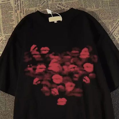Oversized Lip Print Graphic Cotton T-Shirt with Contemporary Streetwear Styling