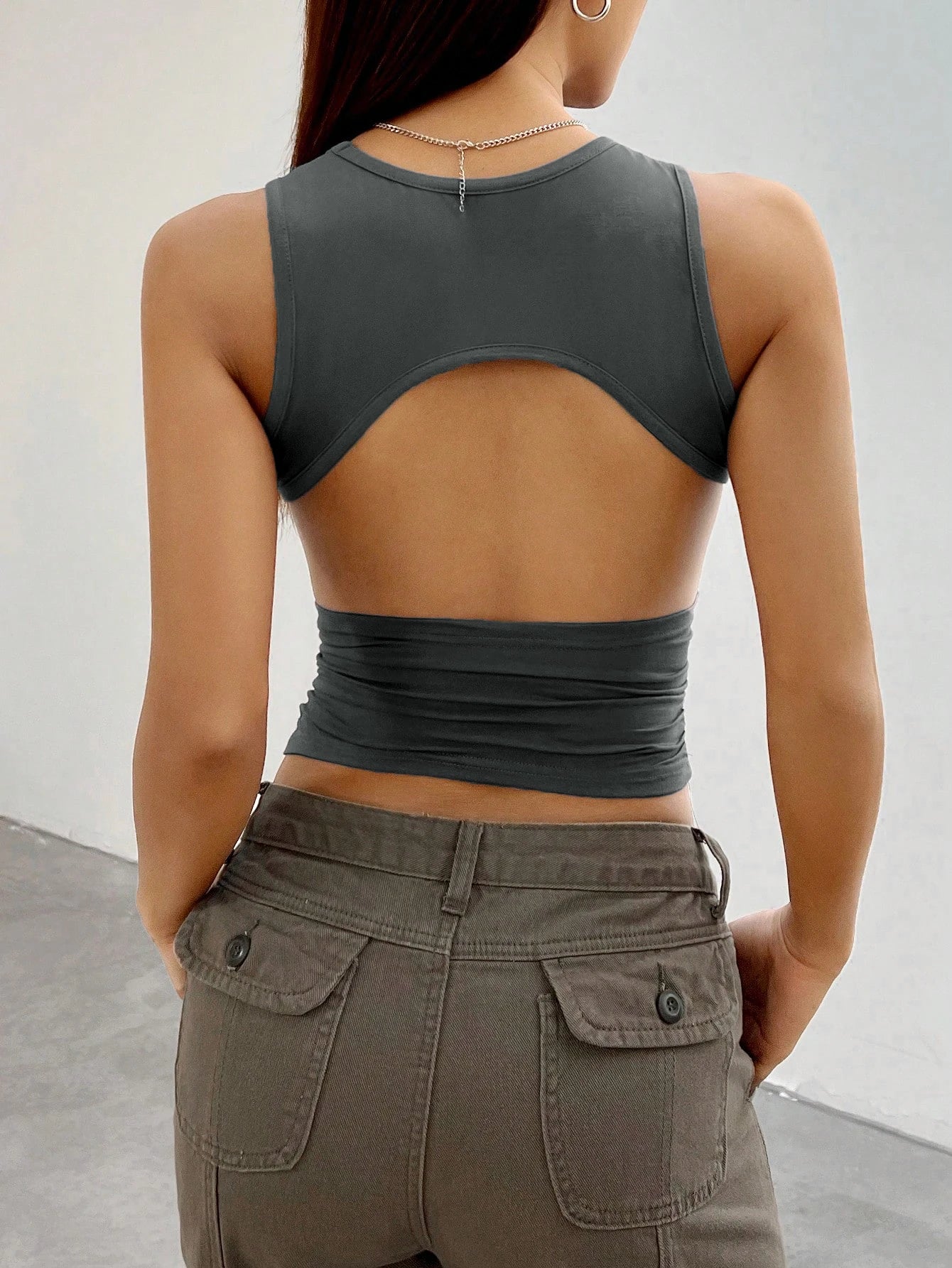 Relaxed Sleeveless Round Neck Tank Top with Soft Knit Everyday Casual Streetwear Style