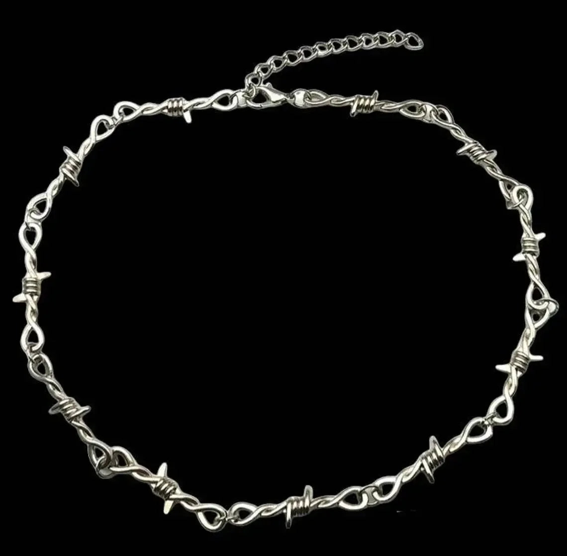 Thorn Heart Pendant Necklace for Y2K Gothic and Dark Feminine Fashion